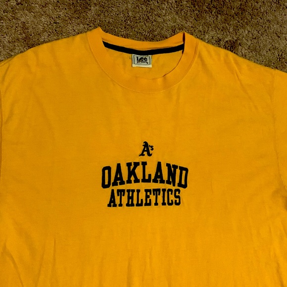 Vintage Lee sports Oakland A’s embroidered mustard tee. - Picture 2 of 4